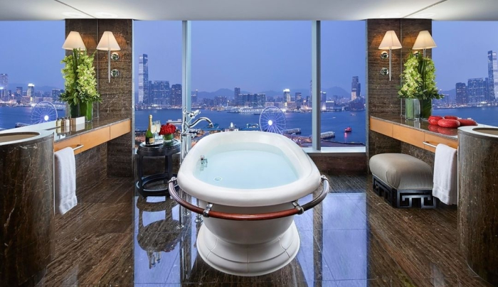  Staycation 打卡_酒店泳池_浴缸酒店